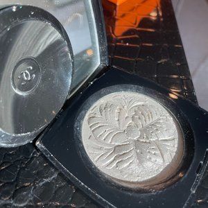 Chanel Highlighting Powder